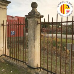 PETIT PILIER EN PIERRE DU LUBERON