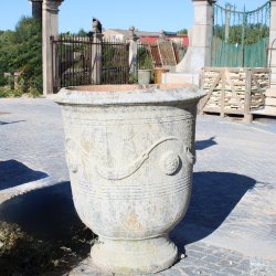 VASE ANDUZE GRAND MODELE AVEC GUIRLANDE H100