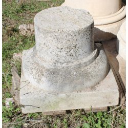 Matériaux d'Antan : PETIT SOCLE ANCIEN EN PIERRE RECONSTITUEE H35