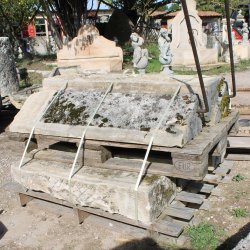 Matériaux d'Antan : ESCALIER EN PIERRE H106