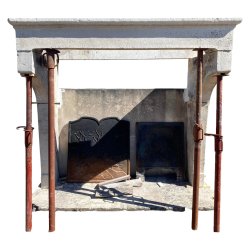 Matériaux d'Antan : CHEMINEE ANCIENNE EN PIERRE H177