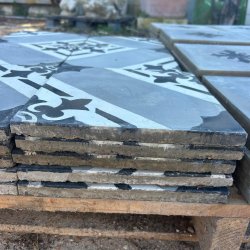 Matériaux d'Antan : LOT DE CARREAUX EN CIMENT A MOTIF(2,30M2)