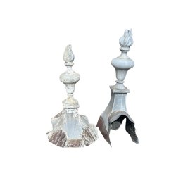 EPI DE FAITAGE FLAMME EN ZINC DU XIXe SIECLE