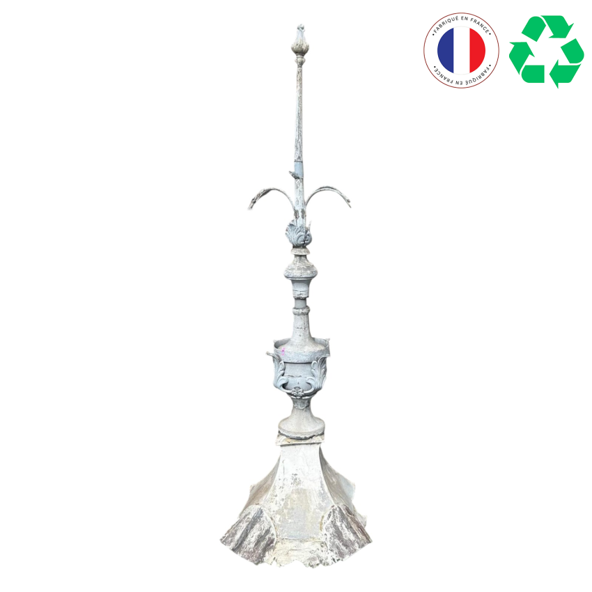 EPI DE FAITAGE EN ZINC DU XIXe SIECLE H181,5