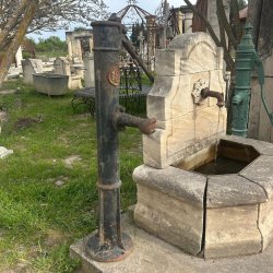 Matériaux d'Antan : POMPE A BRAS ANCIENNE EN FONTE