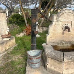 Matériaux d'Antan : POMPE A BRAS ANCIENNE EN FONTE