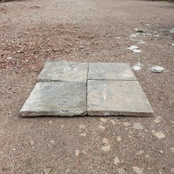 Matériaux d'antan : CARREAU EN TERRE CUITE ANCIEN NON PROPRE
