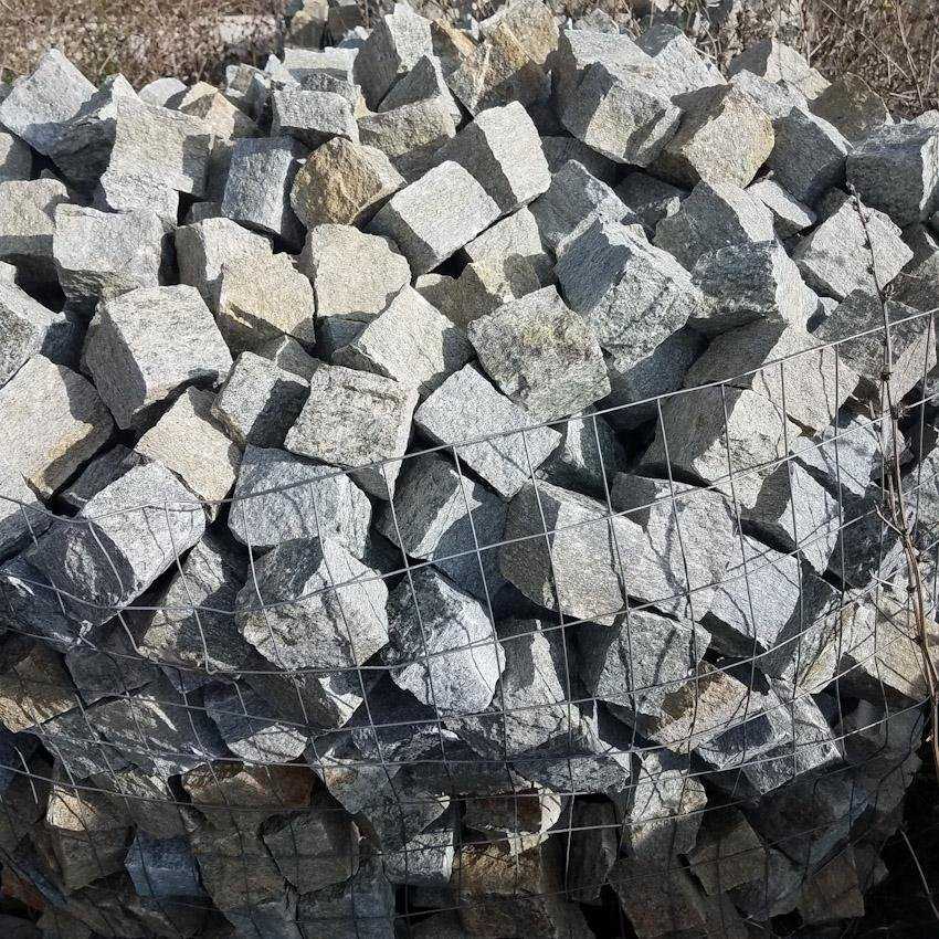 Matériaux d'Antan : PAVE GNEISS MIXTE 6/8 CM - BAG DE 10M²