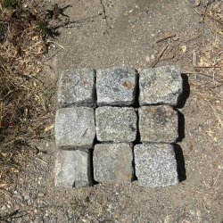 Matériaux d'Antan : PAVE EN GRANIT ANCIEN 15X15 - UNITE