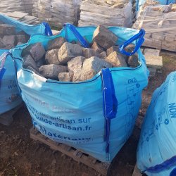 Matériaux d'Antan : PAVES DE RUE 15-20CM - BAG DE 5M²