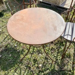 Matériaux d'Antan : PETITE TABLE RONDE H75 D68