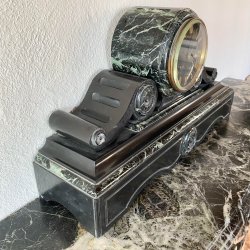 Matériaux d'Antan : HORLOGE EN MARBRE VERT H33