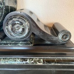 Matériaux d'Antan : HORLOGE EN MARBRE VERT H33