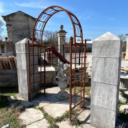 ARCHE POMME DE PIN FERRONNERIE H226