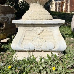 Matériaux d'Antan : SOCLE CARRE MOTIF COQUILLAGE H30