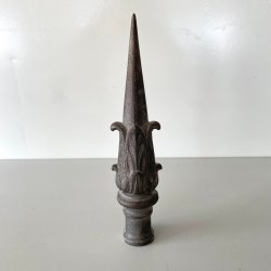 Matériaux d'Antan : PIC DE PORTAIL EN FONTE H25