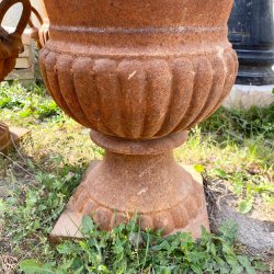 Matériaux d'Antan : VASE MEDICIS EN FONTE H60