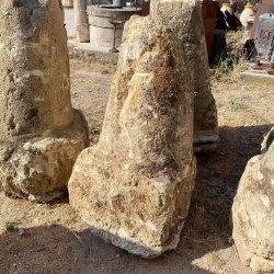 Matériaux d'Antan : BORNE EN PIERRE