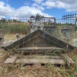 Matériaux d'Antan : FRONTON RENAISSANCE TRIANGLE H50